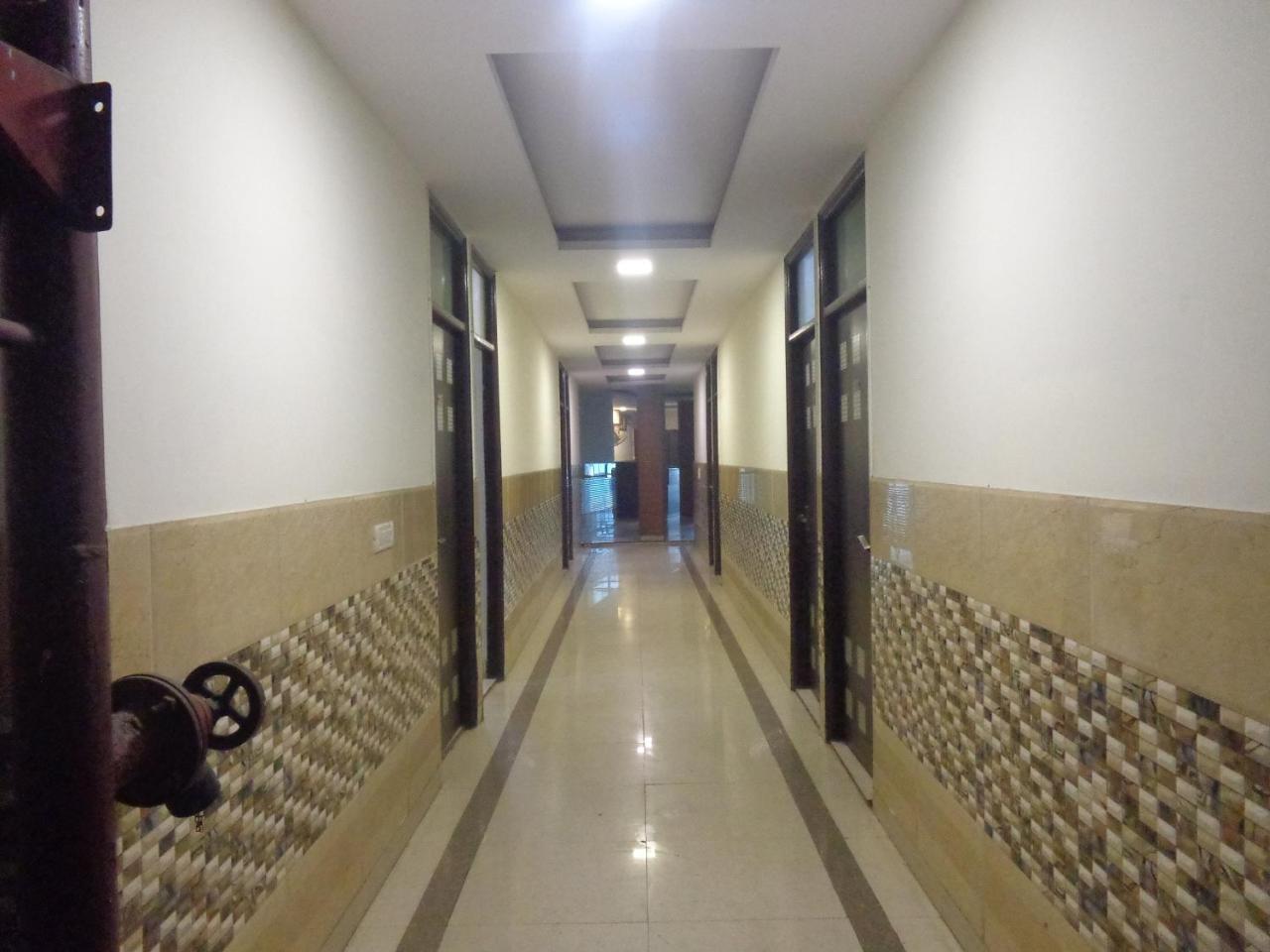Hotel Silver Residency Nuova Delhi Esterno foto