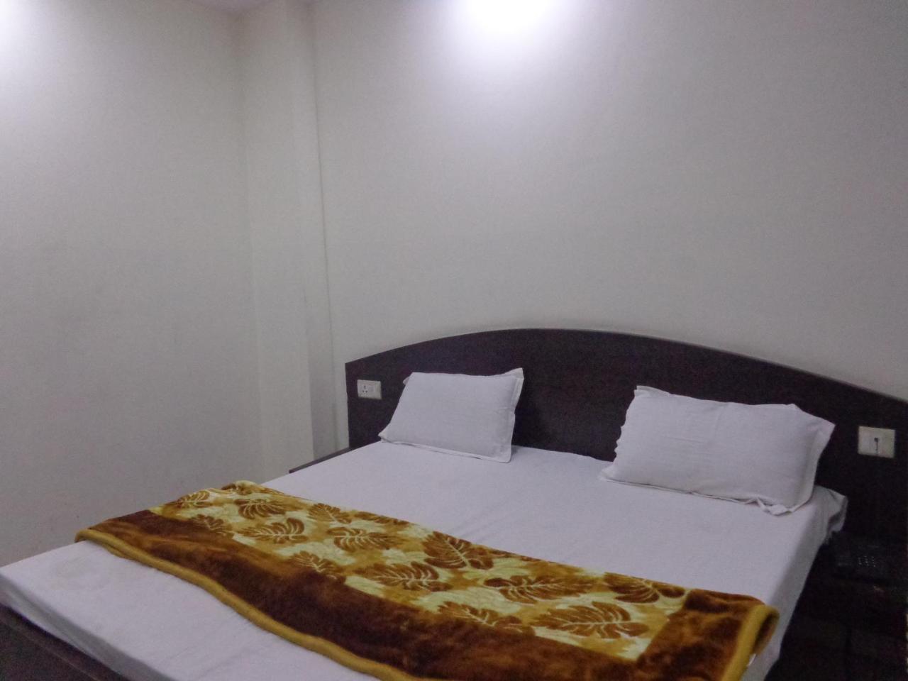 Hotel Silver Residency Nuova Delhi Esterno foto