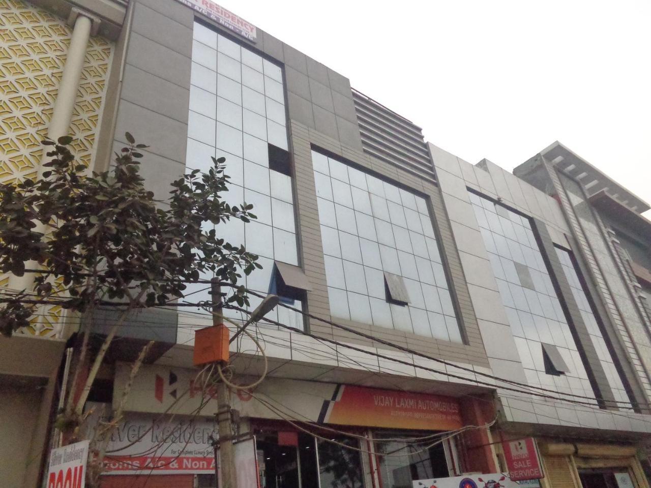 Hotel Silver Residency Nuova Delhi Esterno foto