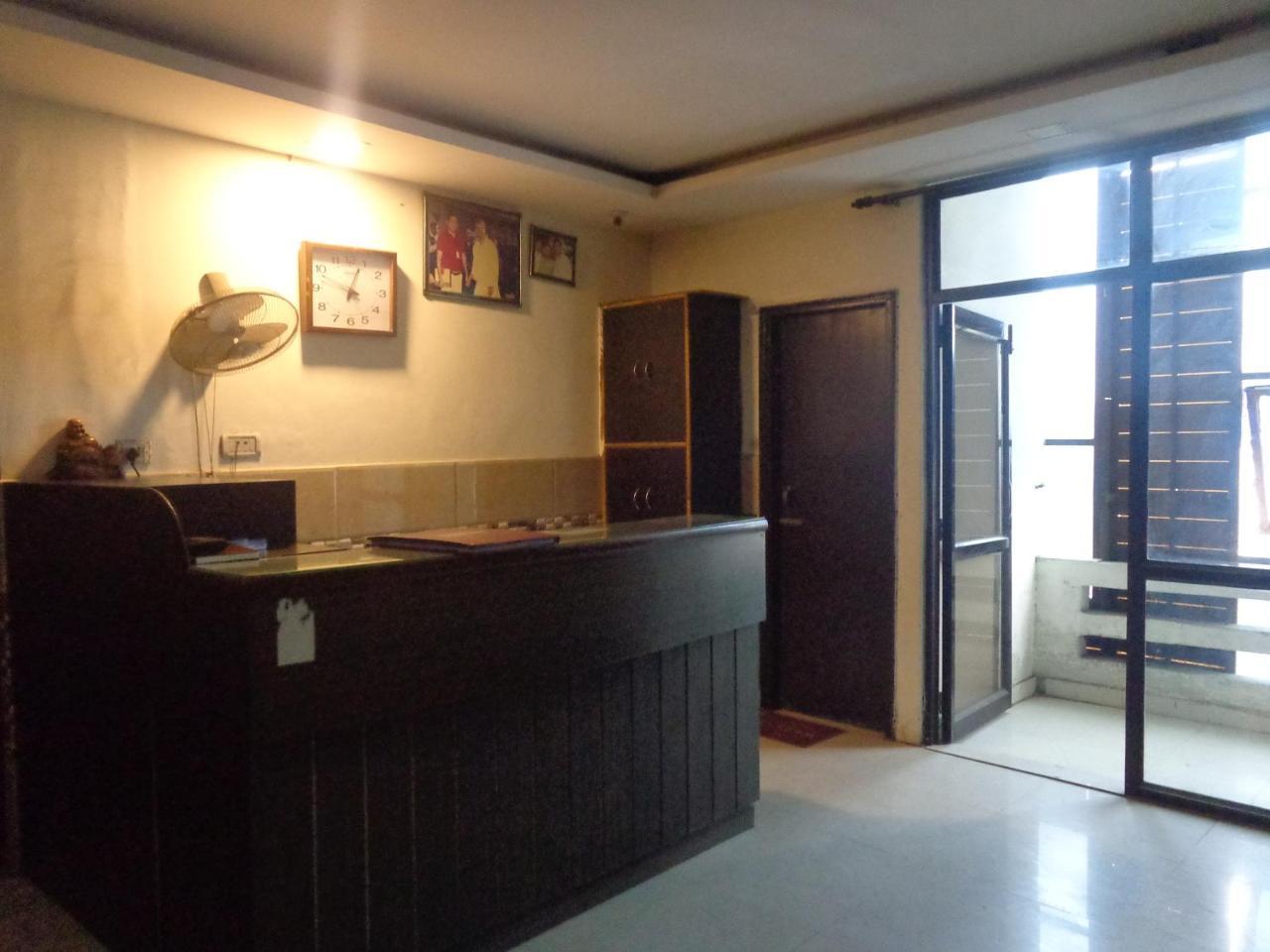 Hotel Silver Residency Nuova Delhi Esterno foto